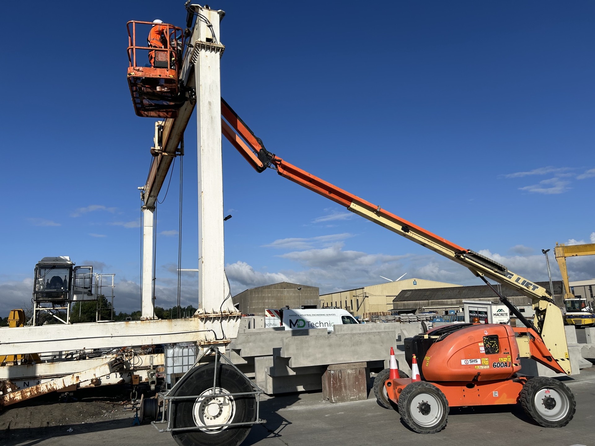Boom lift